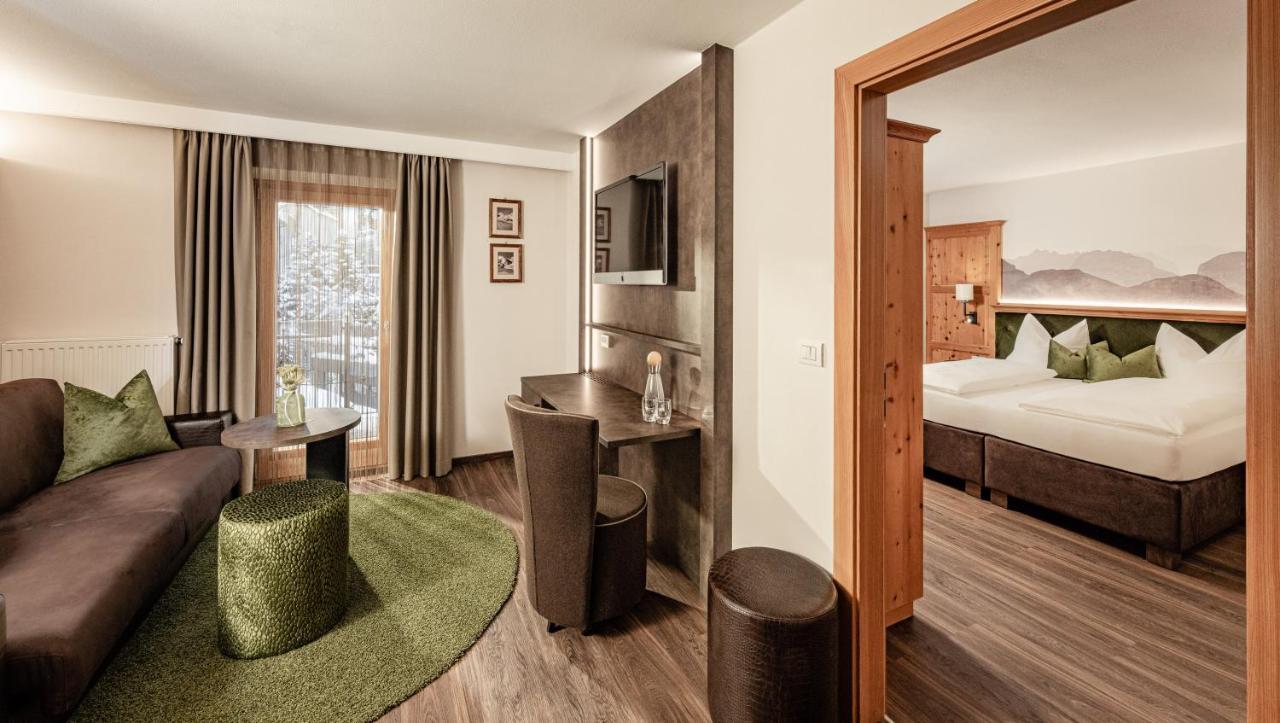 Boutique & Fashion Hotel Maciaconi - Gardenahotels Santa Cristina Val Gardena Zewnętrze zdjęcie
