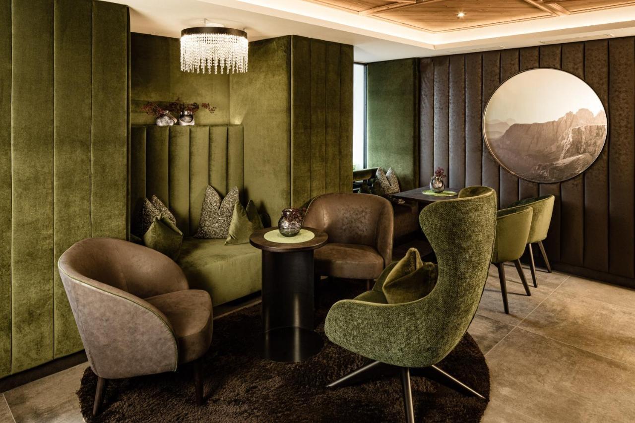 Boutique & Fashion Hotel Maciaconi - Gardenahotels Santa Cristina Val Gardena Zewnętrze zdjęcie