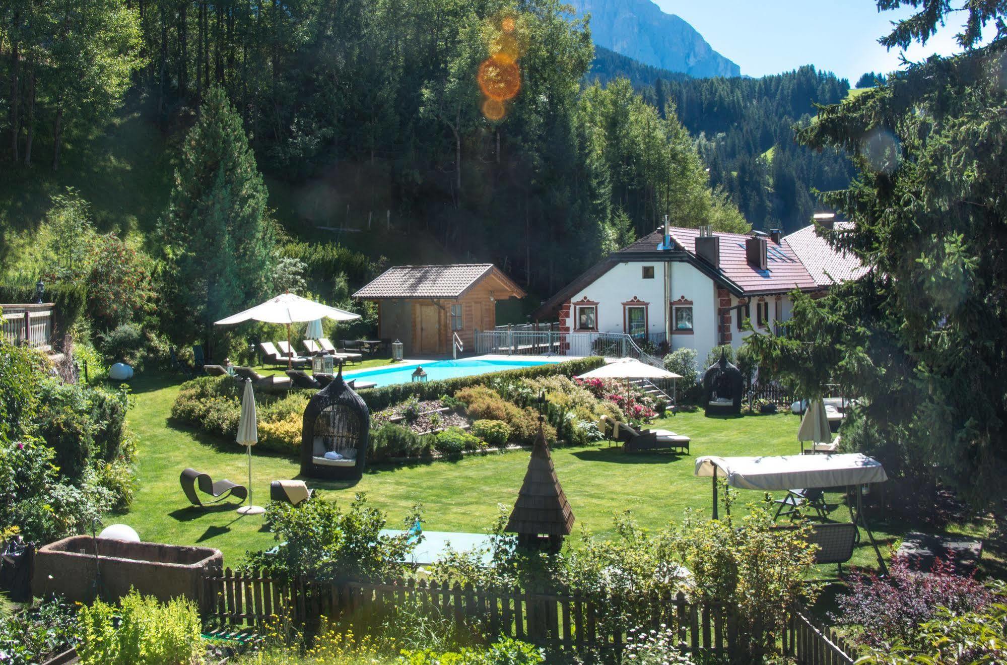 Boutique & Fashion Hotel Maciaconi - Gardenahotels Santa Cristina Val Gardena Zewnętrze zdjęcie